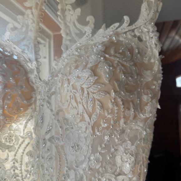 Wedding gown - Picture 2 of 11